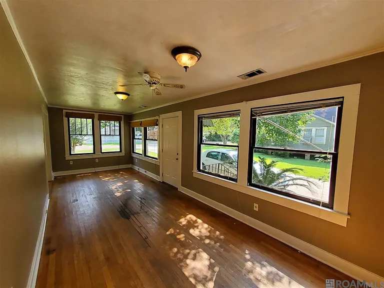 2044 Ovid St — Photo 4