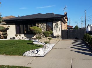 563 Escanaba Ave, Calumet City, IL