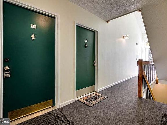 2nd image of 15508 Horseshoe Ln