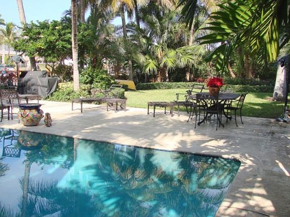 4th image of 627 Solar Isle Dr