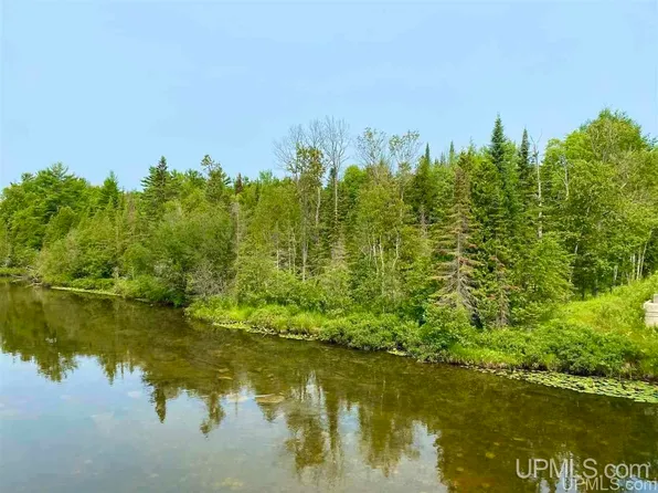 Asp Rd, Manistique, MI 49854