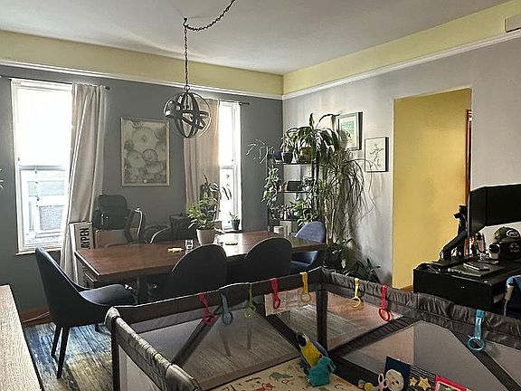 4th image of 4204 25th Ave #2