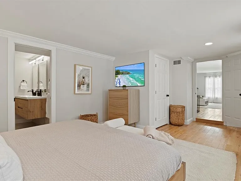 326 S Lime Ave — Photo 24