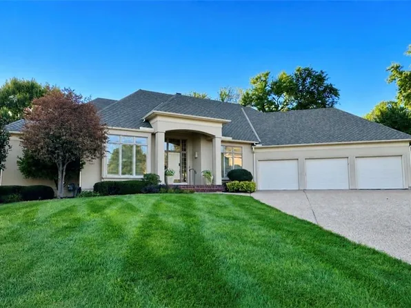 11507 Cedar St, Leawood, KS 66211
