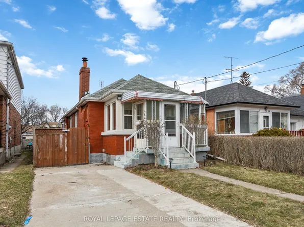 22 Medford Ave, Toronto, ON M1L 4G2