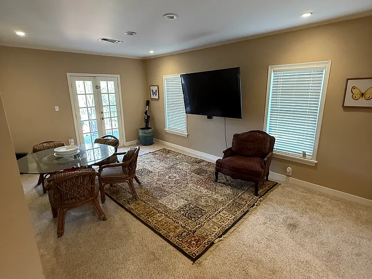 856 Highland Ave — Photo 6