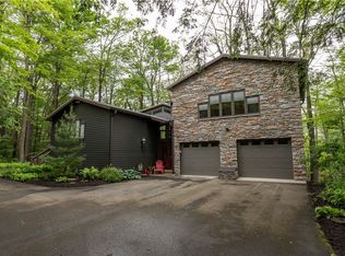 410 Imperial Rd, Hidden Valley, PA 15502