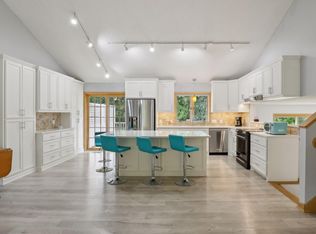 18725 Clear View Dr, Minnetonka, MN 55345