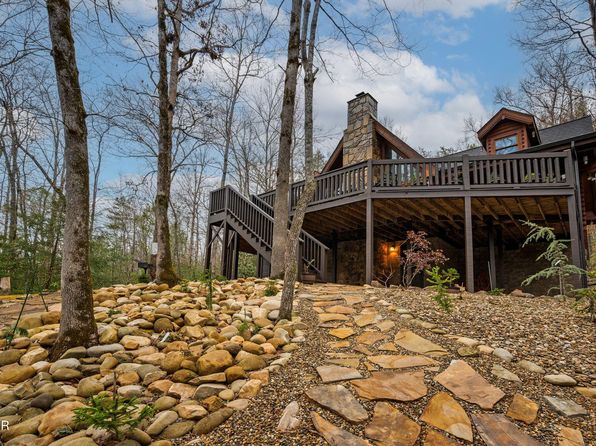 1903 Waters End Rd, Walland, TN 37886
