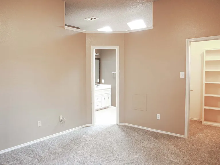 9705 Abbeville Ave — Photo 11