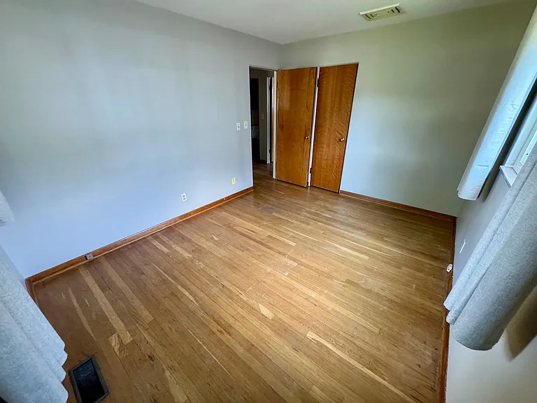 2562 Bristol Rd — Photo 38