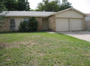 2406 Clint Ct, Arlington, TX 76014