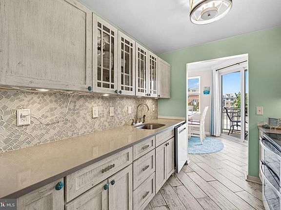5th image of 23 Pierside Dr Unit 221