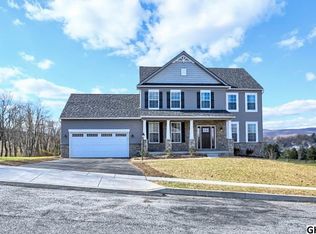 7 Ledgestone Dr, Dillsburg, PA 17019