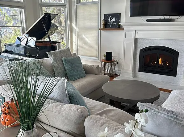 57 Lake Park Ter, Hewitt, NJ 07421