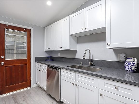 4th image of 27403 Crossglade Ave