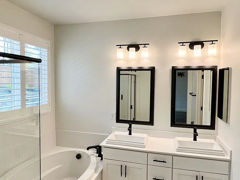 4216 Whitethorn Dr — Photo 19