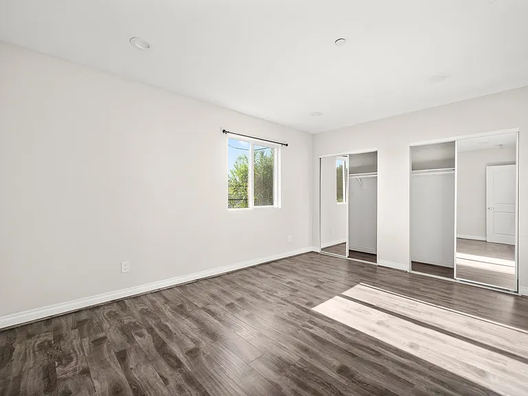 4818 1/2 Saturn St — Photo 11