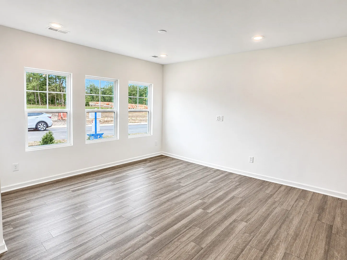 3 bed, 1939 sqft, $1,945 — Photo 3
