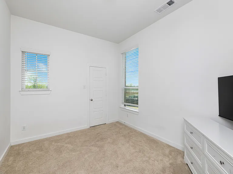 635 Brockwell Bnd — Photo 16