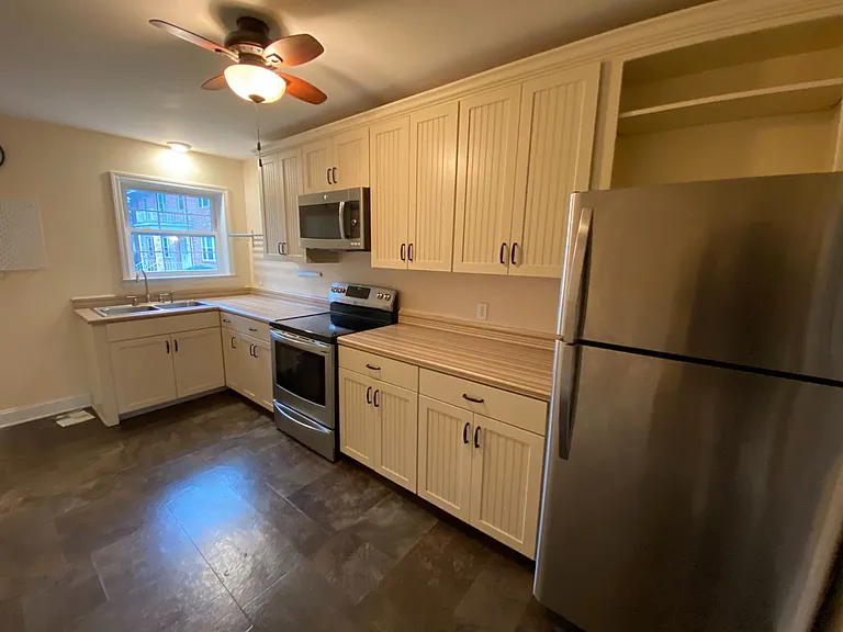 4030 Forest Hill Ave #8 — Photo 6