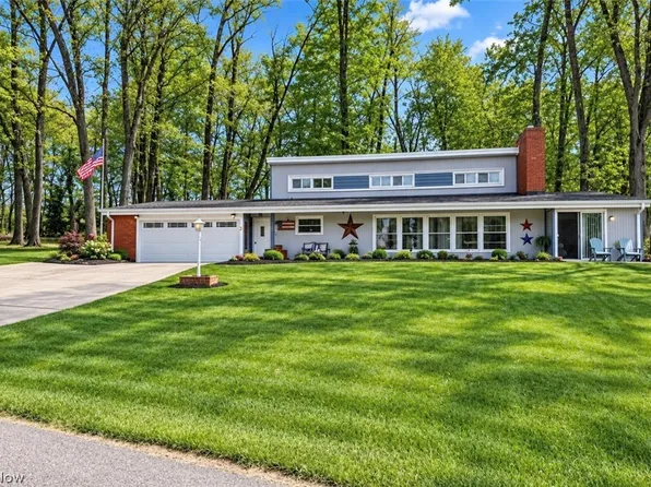 3220 Nob Hill Rd, Zanesville, OH 43701