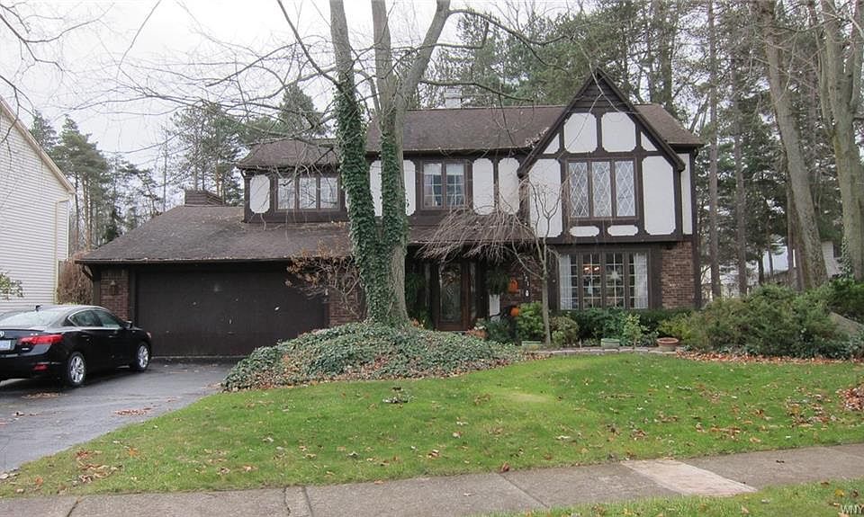 1st image of 121 Dutchmill Dr