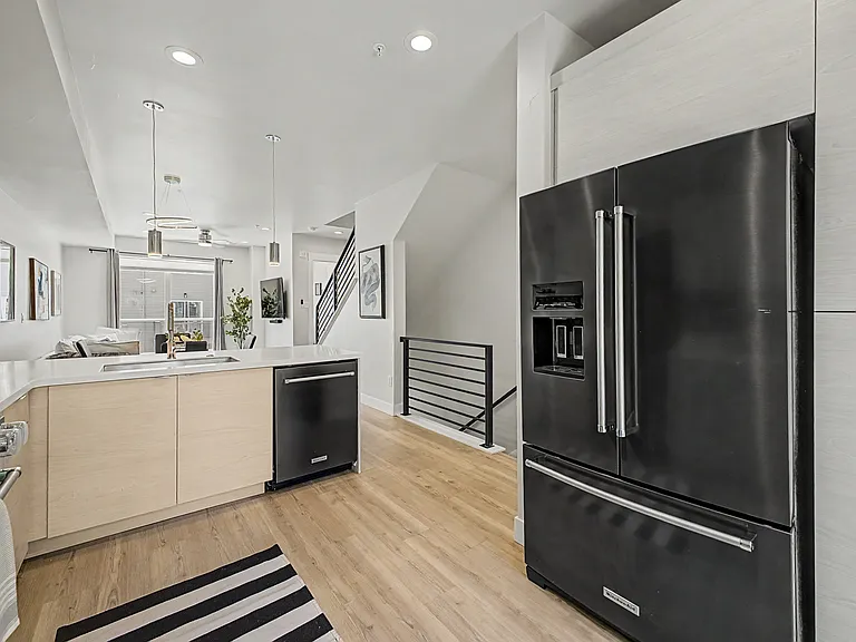 3437 W 63rd Pl — Photo 6
