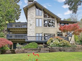 8383 Seashore Dr, Mercer Island, WA 98040