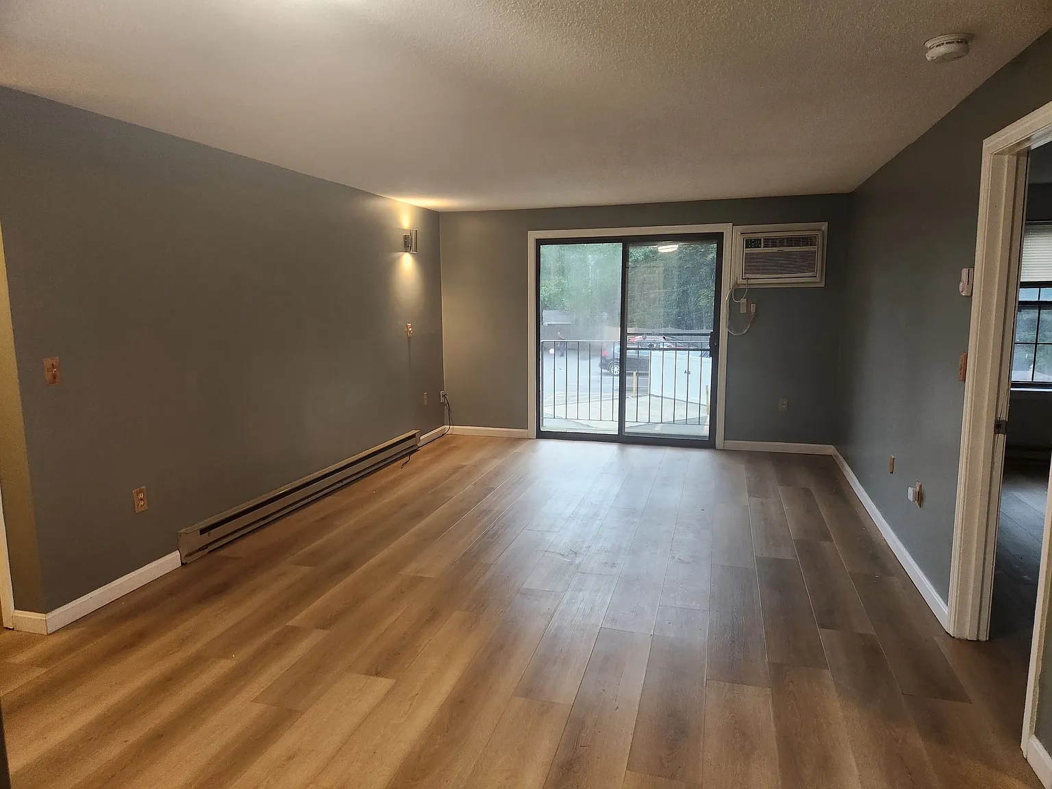 2 bed, 828 sqft, $1,900 — Photo 4