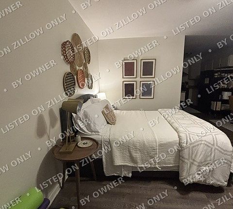 3rd image of 125 Maple St APT 106