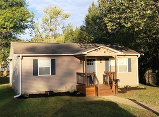411 W Oak St, Dexter, MO 63841