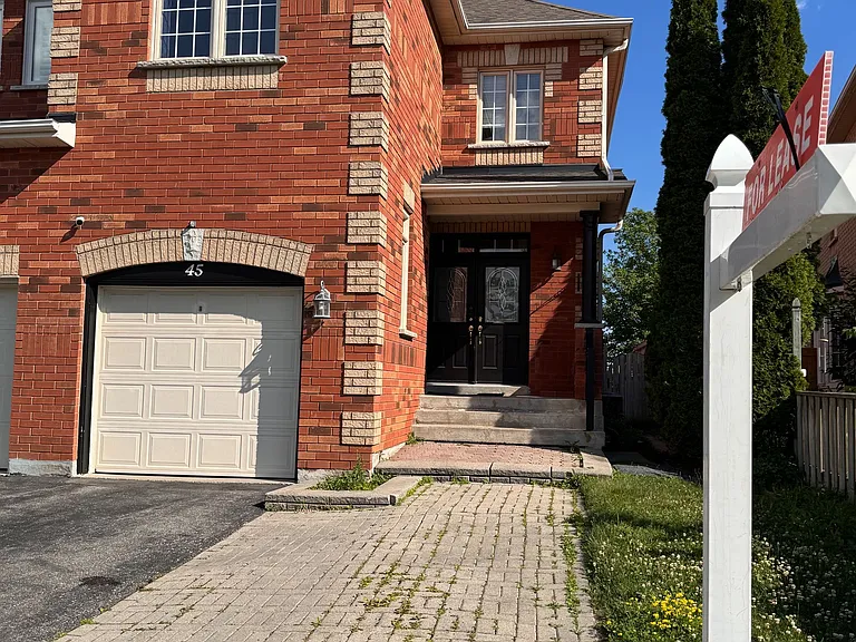 45 Cameo Dr — Photo 1
