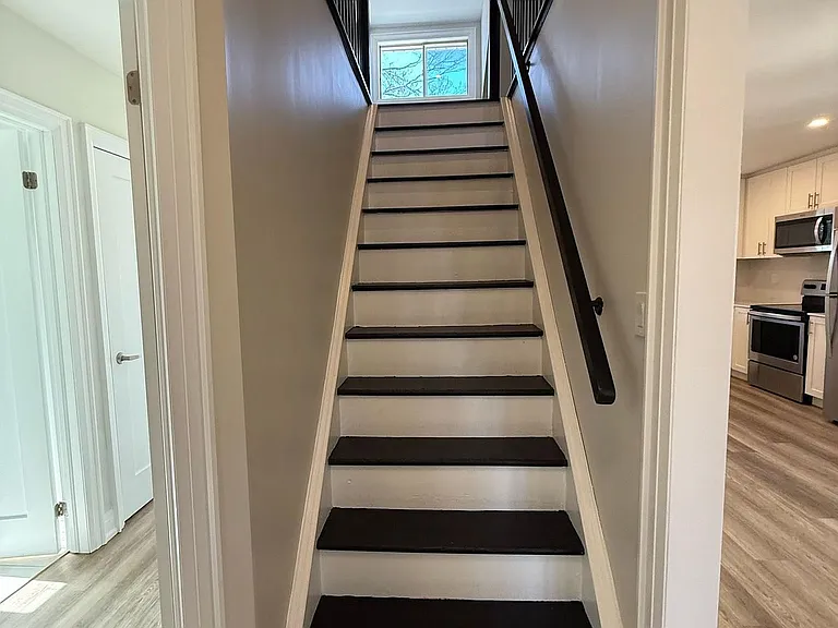 1016 Haig Blvd — Photo 37
