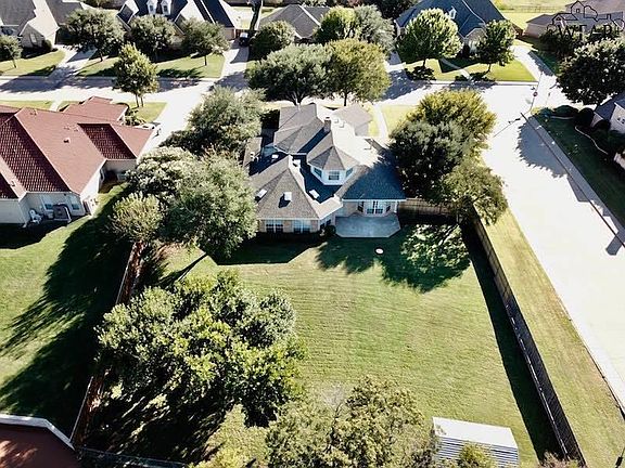 5th image of 1501 Tanglewood Dr