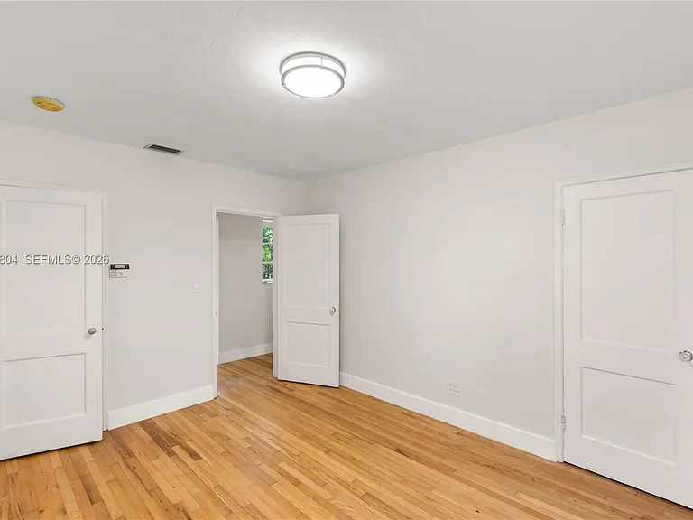 1431 Algeria Ave — Photo 16