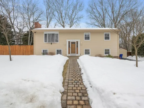 57 Setian Ln, West Warwick, RI 02893