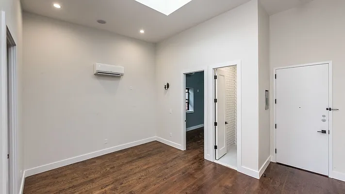 Rented by Nooklyn NYC LLC | media 37