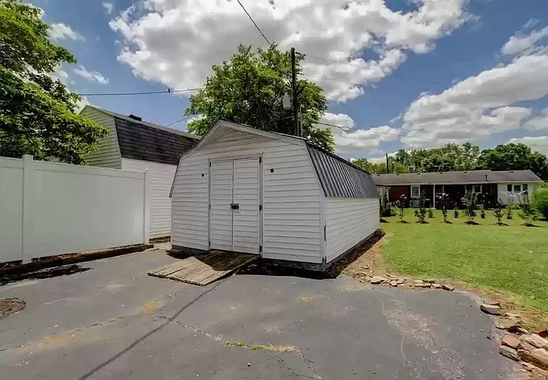 408 E Main St — Photo 59