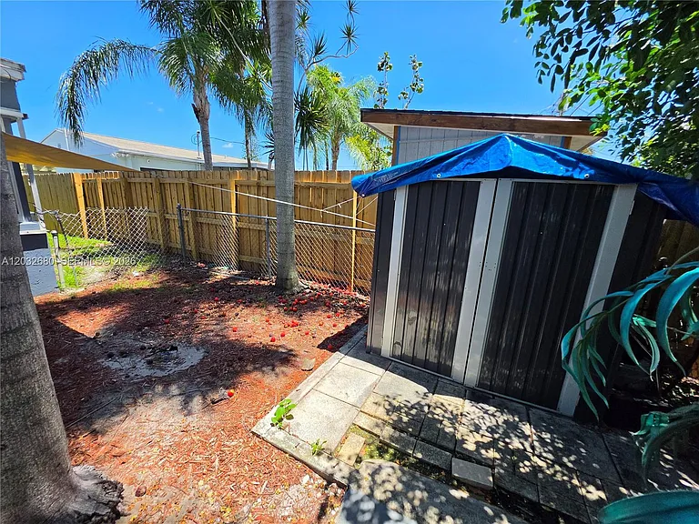 5225 NE 4th Ave — Photo 29