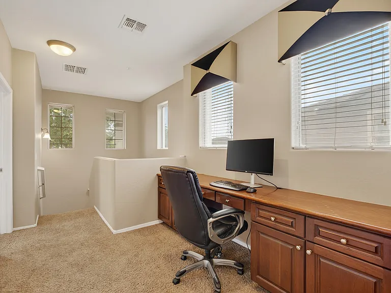 12034 W Polk St — Photo 22