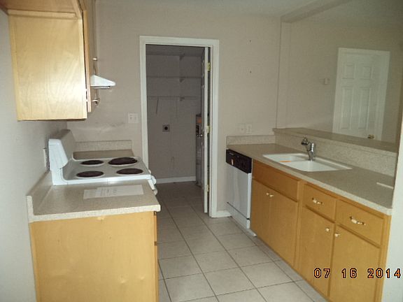 5th image of 75 Paulette Dr