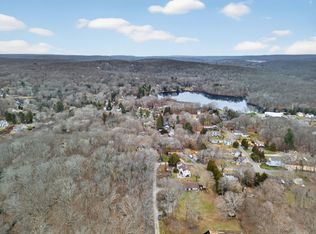 Fairview St, Essex, CT 06426