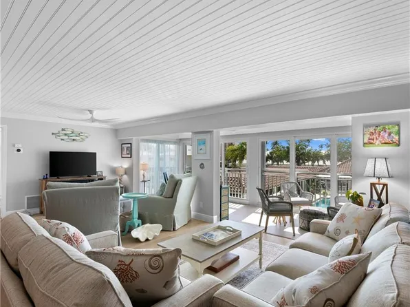 2600 Gulf Shore BLVD N #24, NAPLES, FL 34103