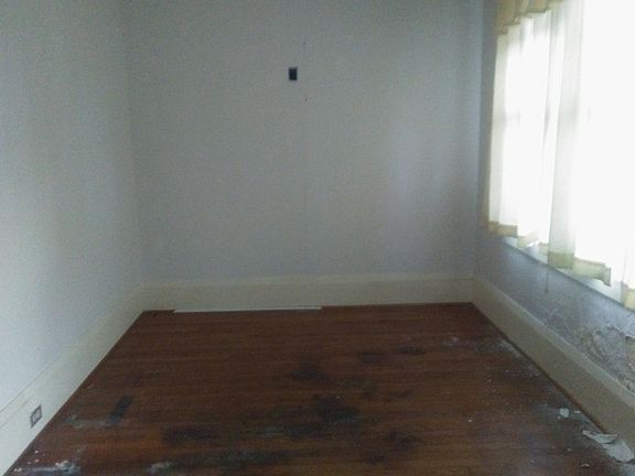 2nd image of 127 Peninsular Ave