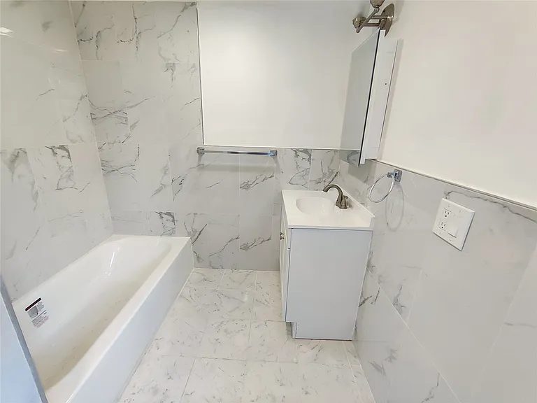 189 Grand Ave #2 — Photo 9