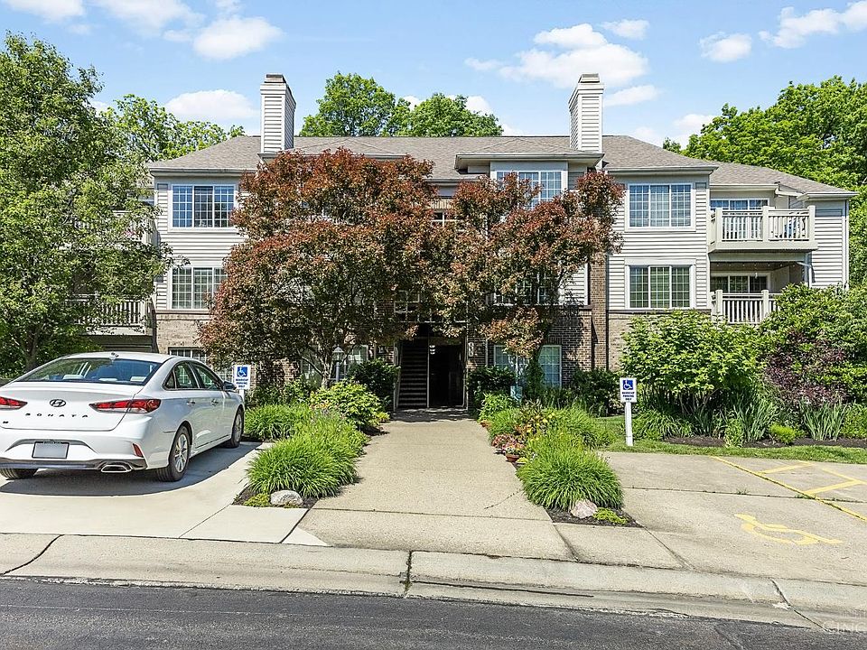 1st image of 9821 Regatta Dr Unit 303