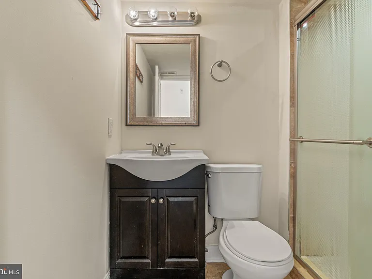 1724 W Master St #C — Photo 25