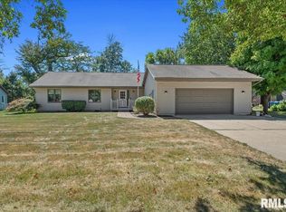 124 Roanoke Dr, Rochester, IL 62563