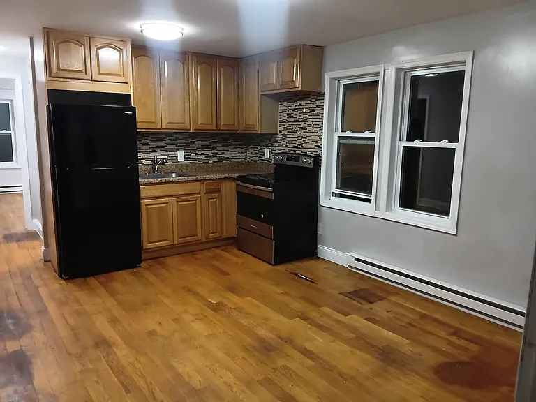 16 Monticello St #1 — Photo 4